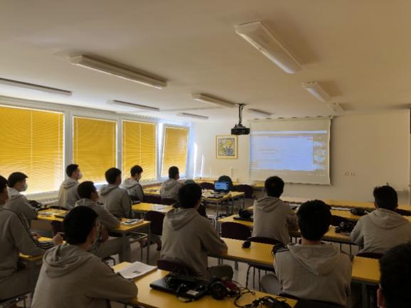 7f105c7c4b6a493e8ef4cb2289111a88