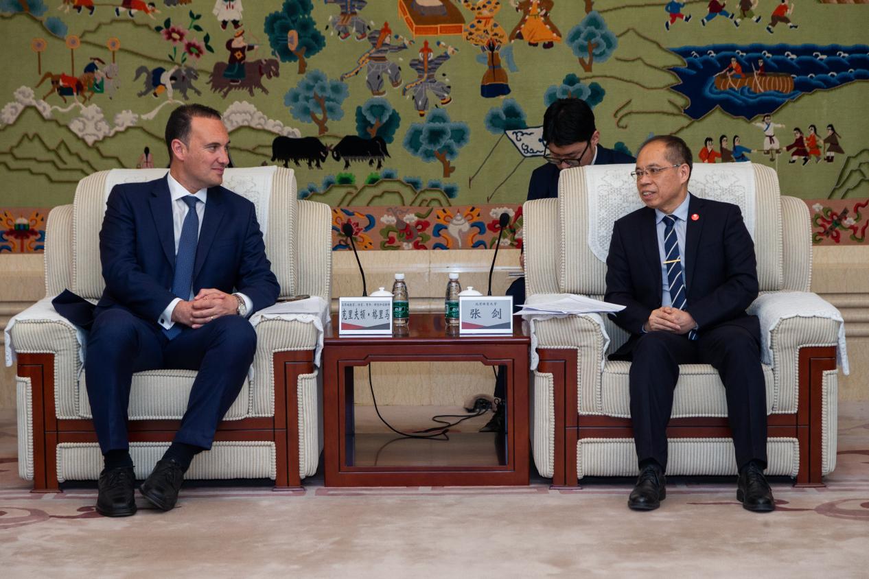 1dd681bd39b3454d9536c7a6efa80b71